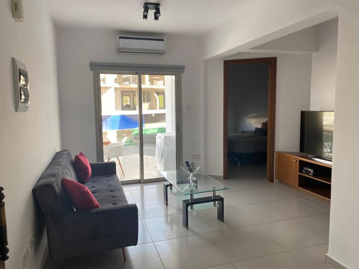 Beachside Apartment In Kato Paphos Lighthouse 81 Bagian luar foto